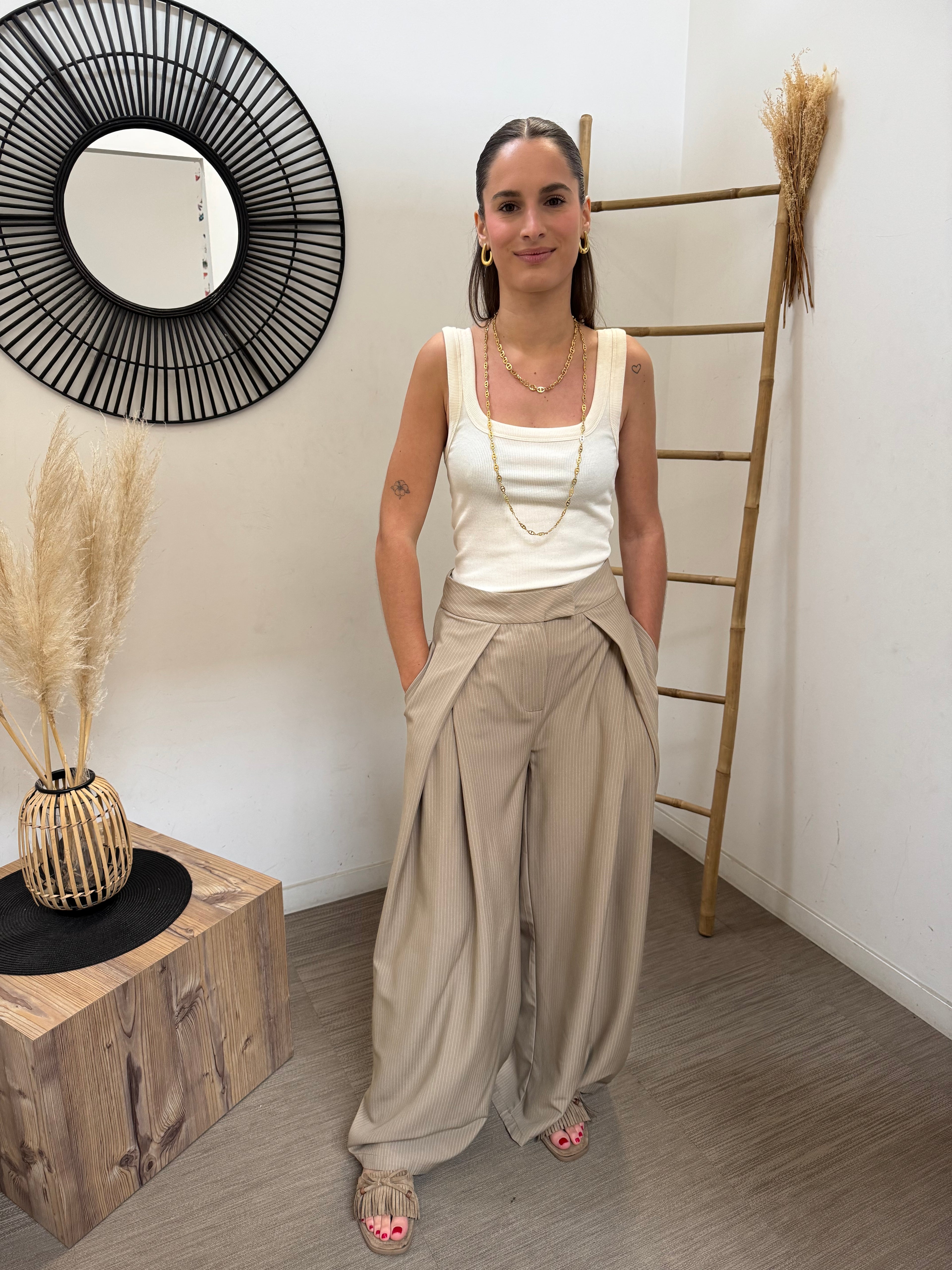 Pantalon rayé couleur taupe